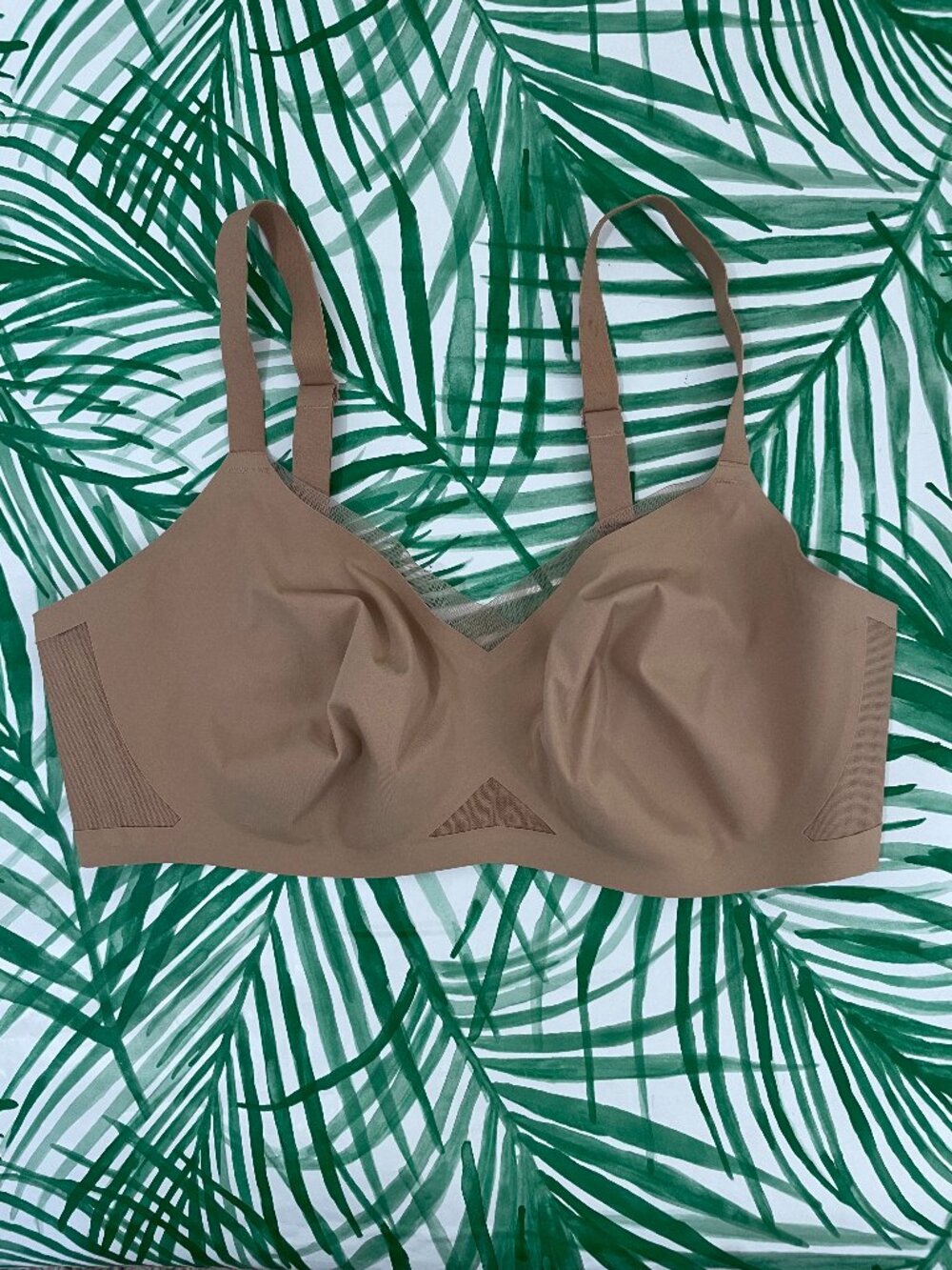 Honeylove CrossOver Wireless Bra in Sand Tan Nude Size 1X (40C/D)
